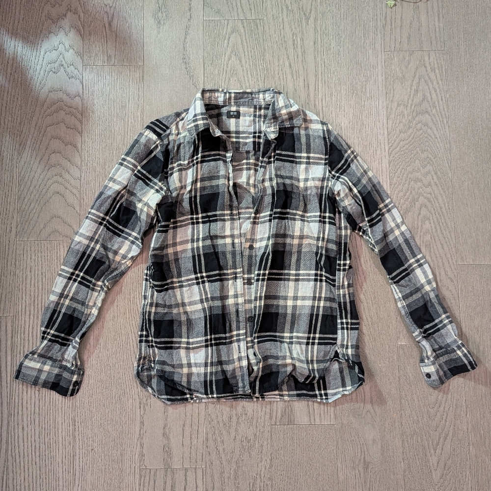Uniqlo Black and White Plaid Shirt XS